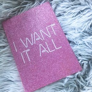 💕KYLIE JENNER BIRTHDAY COLLECTION PALLET💕